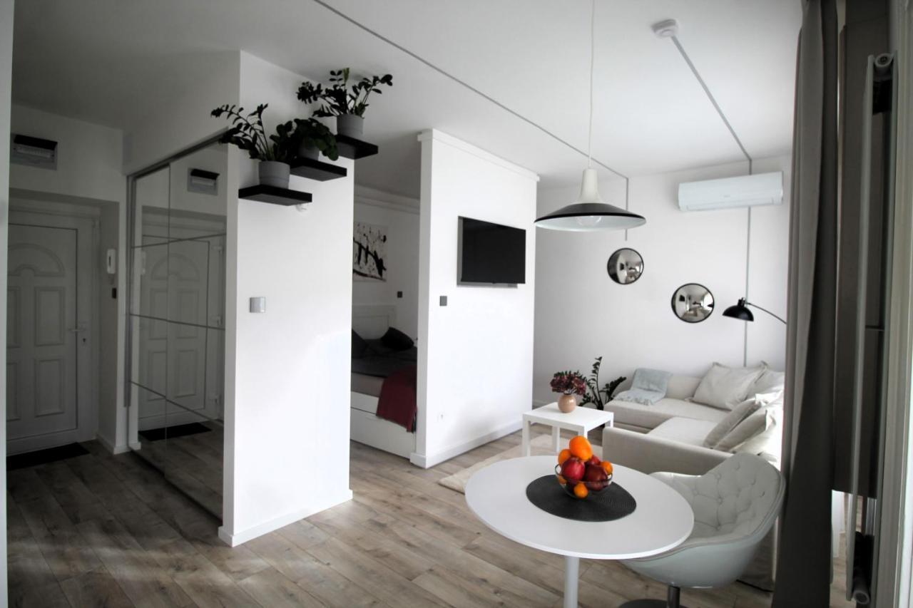 Modern Studio A Belvaros Koezepen Parkoloval- Kata Studioapartman Gyor Exterior photo